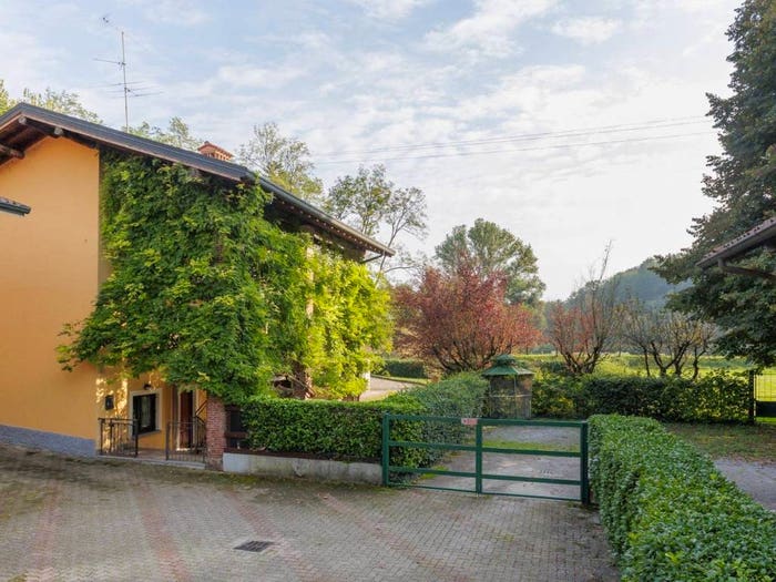 Casa quadrilocale in vendita in Via Molini Taverne, Lesmo