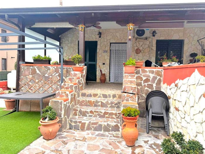 Casa quadrilocale in vendita in Traversa Fra' Gianbattista, Licola Paese, Giugliano in Campania