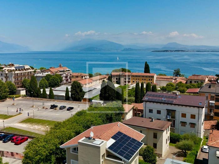 Casa quadrilocale in vendita in via scuole, Centro Storico, Desenzano del Garda