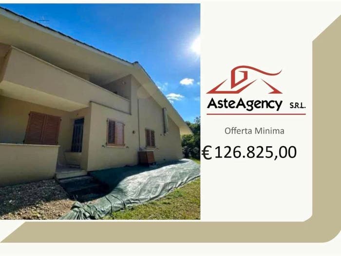 Casa con 6 locali in vendita in Via San Salvatore, Belforte del Chienti
