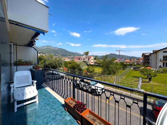 Appartamento trilocale in vendita in Via dei Peschi, Borghetto Santo Spirito