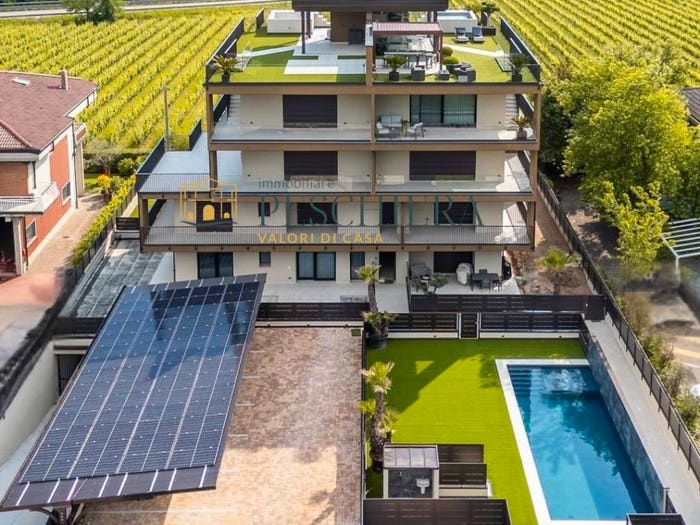 Appartamento quadrilocale in vendita in Via Bell'Italia, Centro, Peschiera del Garda