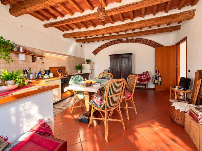 Appartamento quadrilocale in vendita in Piazza San Francesco da Paola, Centro Storico, Pistoia