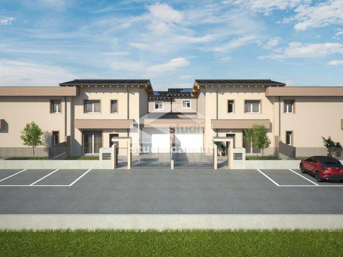 Casa quadrilocale in vendita in PZZA LOCATELLI, Pagazzano