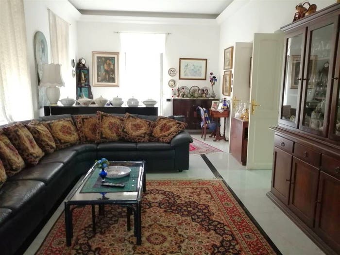 Casa con 6 locali in vendita in Centro, Camporosso