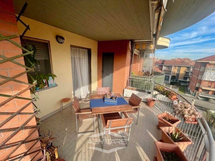 Appartamento con 6 locali in vendita in Via San Quirico, Nichelino