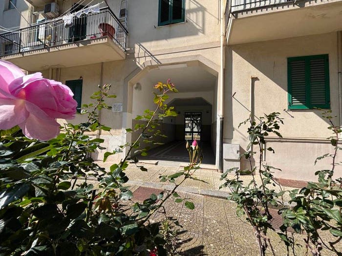 Appartamento trilocale in vendita in Viale San Martino, Quartiere Americano, Messina