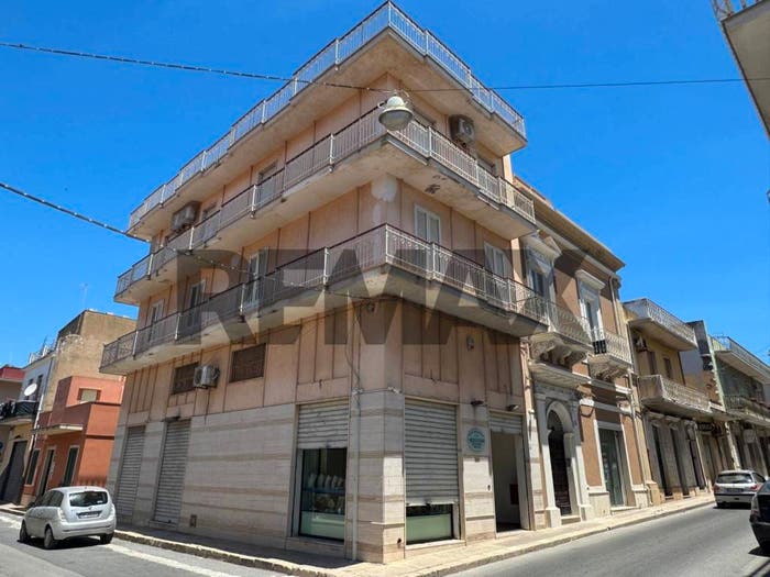 Appartamento con 6 locali in vendita in Corso Nunzio Costa, Centro, Pachino