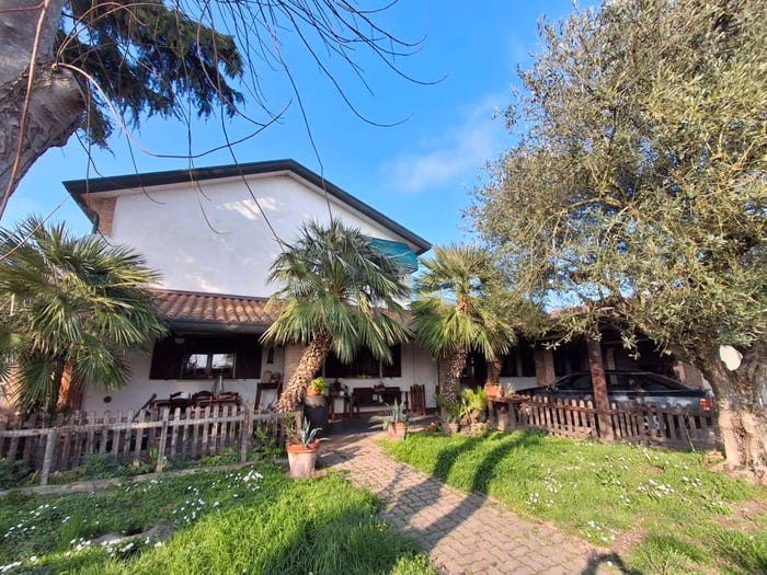 Casa con 6 locali in vendita in Loreo