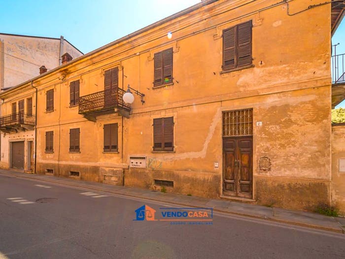 Casa con 6 locali in vendita in Via Giuseppe Verdi, Centro, Bra