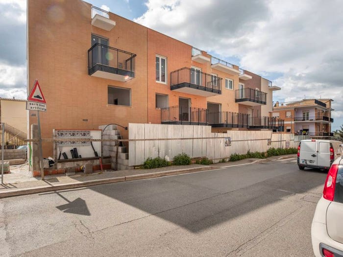 Appartamento trilocale in vendita in Via Daniele Manin, Frattocchie, Marino