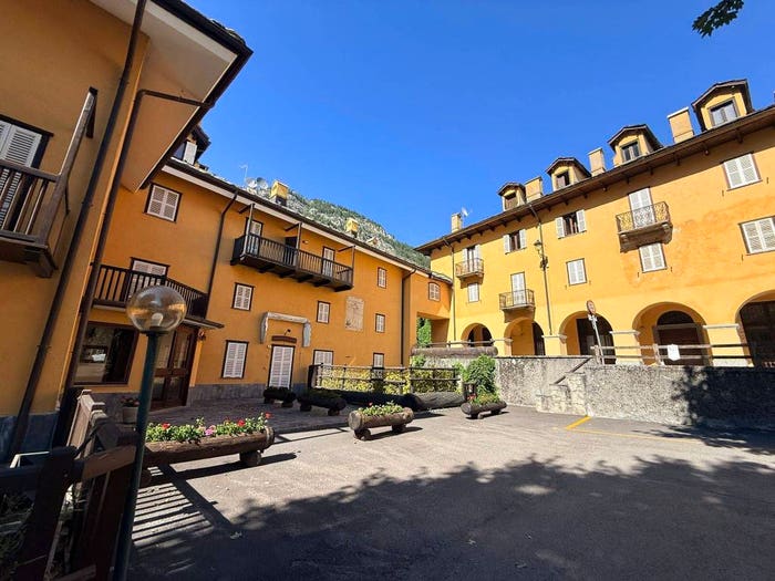 Appartamento bilocale in vendita in Via dei Bagni, Centro, Courmayeur
