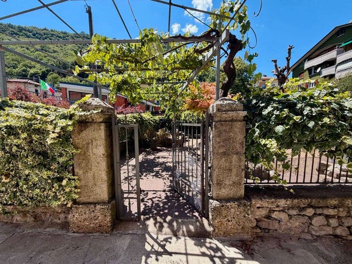 Casa con 6 locali in vendita in via MARCONI, Camoneone, Capizzone
