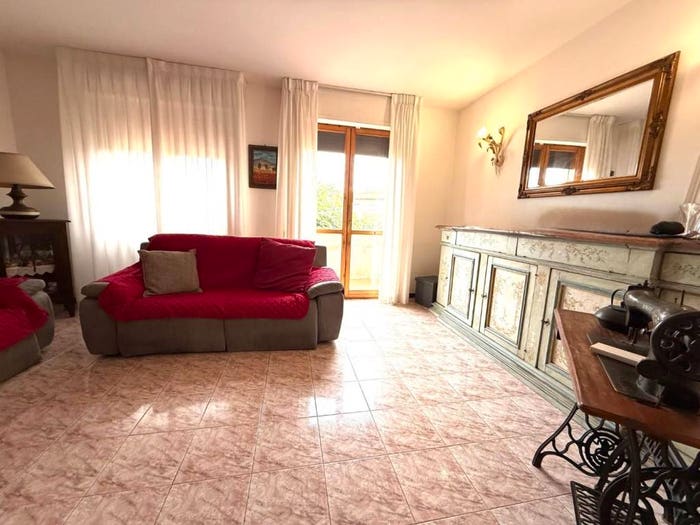 Casa con 6 locali in vendita in Centro, Calcinaia