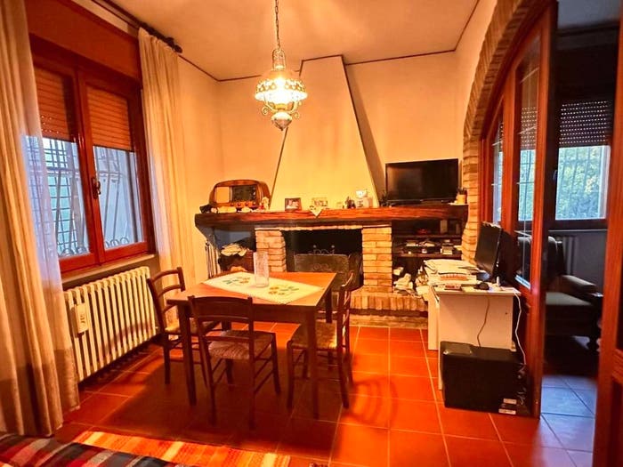 Casa con 6 locali in vendita in Via Trentola, Roncadello, Forlì