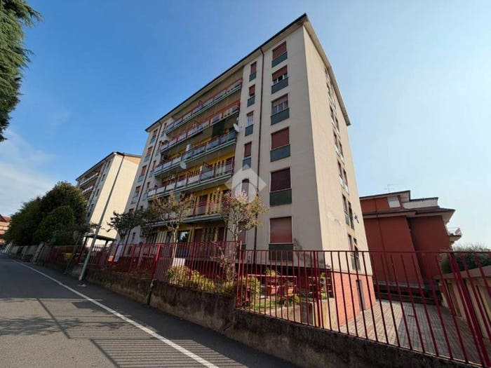 Appartamento trilocale in vendita in Via Resegone, Centro, Garbagnate Milanese