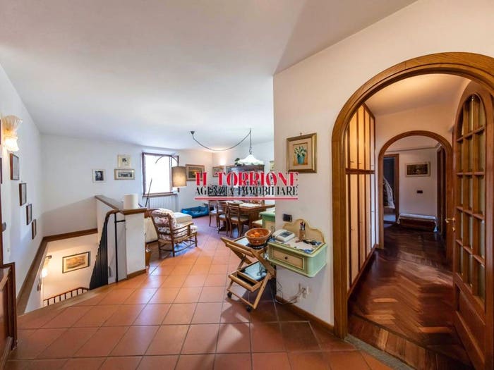 Appartamento con 5 locali in vendita in Viale Giuseppe Garibaldi, Centro, Pescia