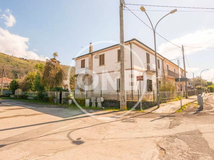 Casa con 5 locali in vendita in Via Fontanelle, Sant'eleuterio, Arce