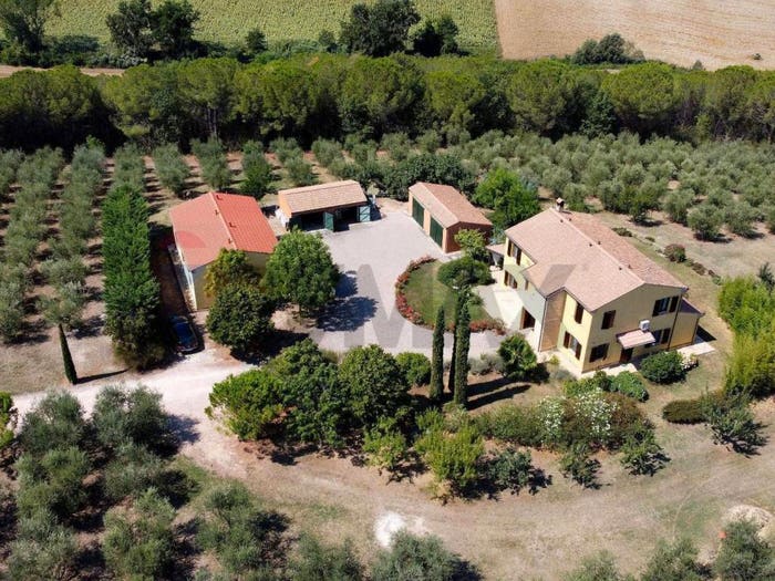 Casa con 6 locali in vendita in Morrovalle