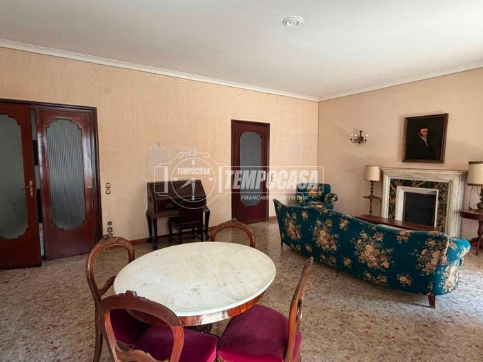 Appartamento con 5 locali in vendita in Via Pietro Mascagni, Vomero, Napoli