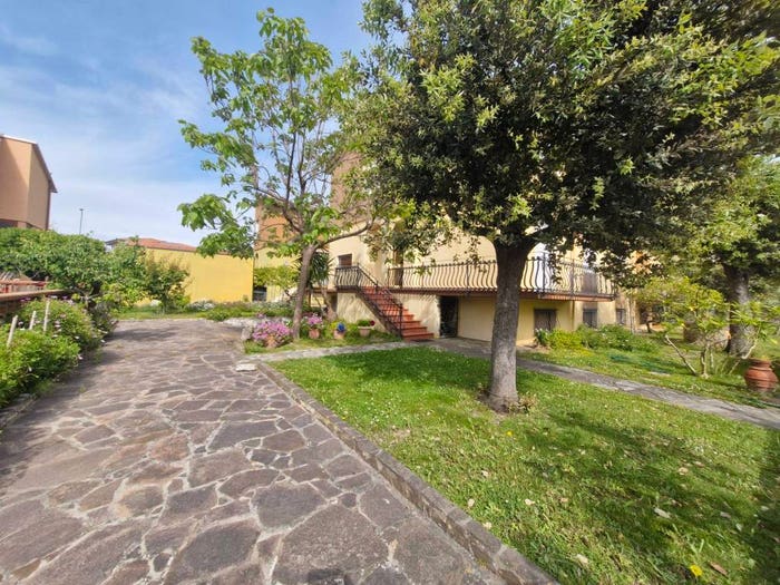 Casa con 6 locali in vendita in Via Alcide De Gasperi, Venturina, Campiglia Marittima