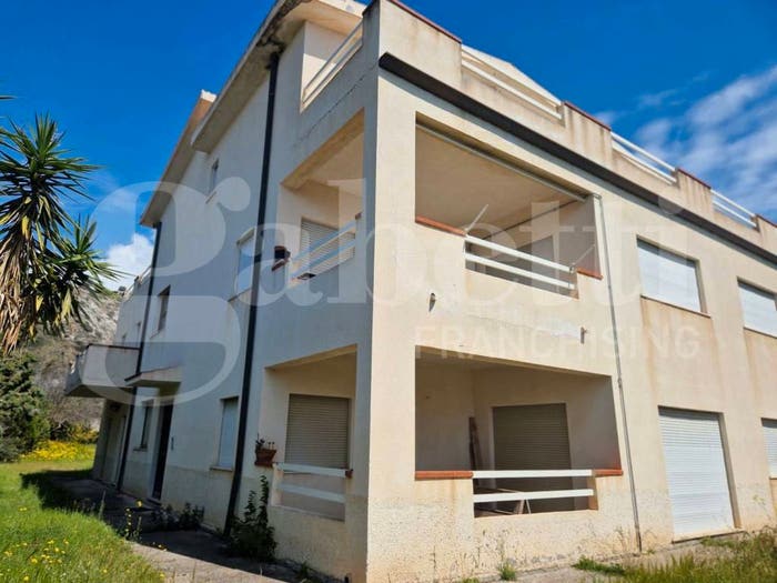 Casa con 5 locali in vendita in Contrada Cortilivari snc, Bova Marina