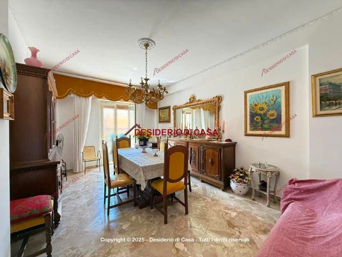 Appartamento con 5 locali in vendita in Via Baronio Manfredi, Centro, Monreale