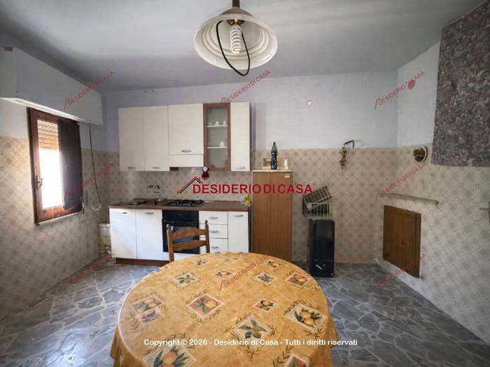 Casa quadrilocale in vendita in Via Borgo, Pettineo