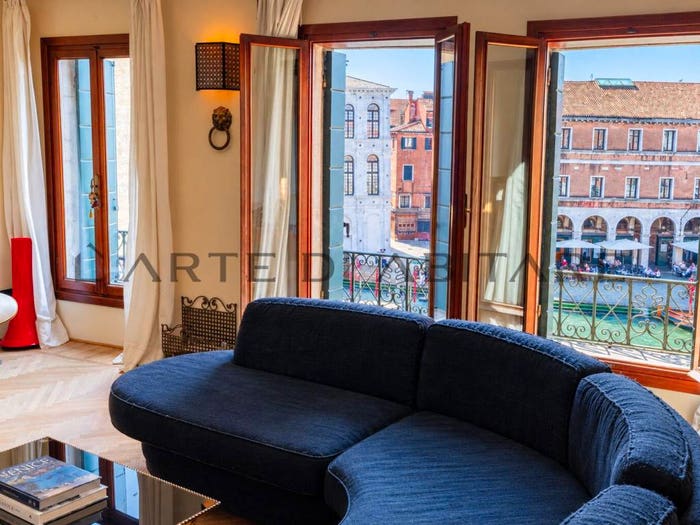 Appartamento quadrilocale in vendita in calle de la posta de fiorenza, Santi Apostoli San Canciano, Venezia