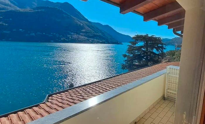 Casa trilocale in vendita in Via Carlo De Cristoforis, Centro, Carate Urio