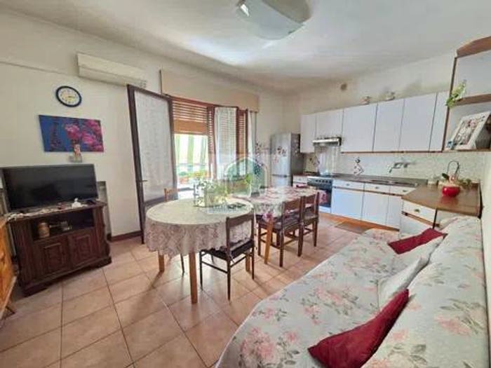 Casa quadrilocale in vendita in Viale Della Stazione, Centro, Montebelluna