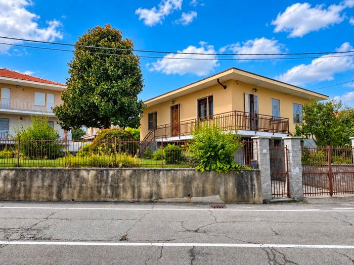 Casa con 6 locali in vendita in Via San Bernardo, Centro, Pianezza