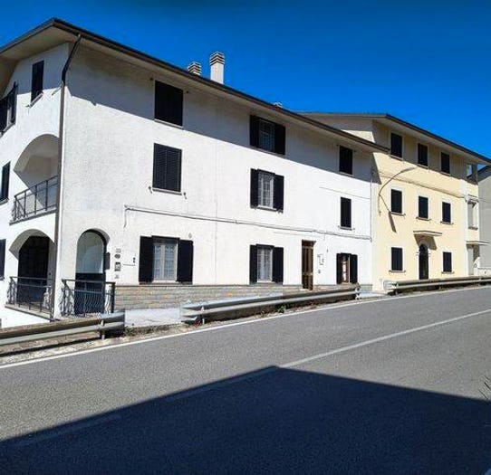 Appartamento con 6 locali in vendita in Scheggia, Centro, Gubbio