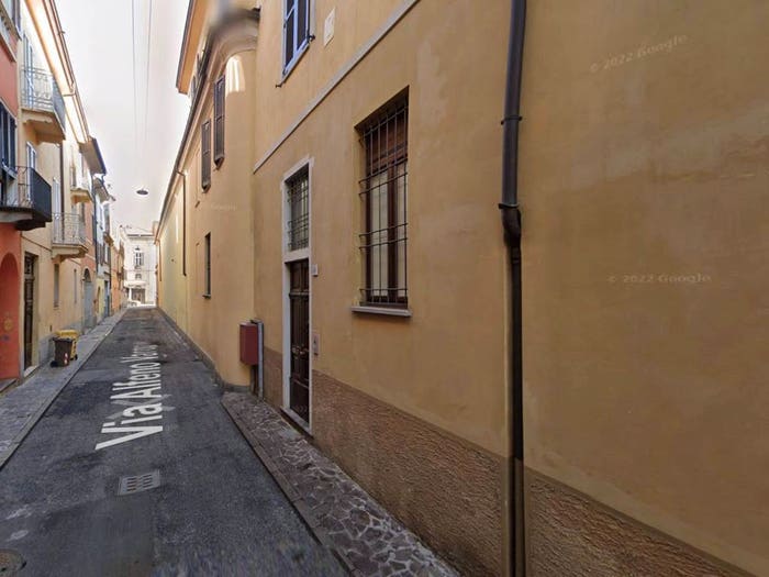 Appartamento con 5 locali in vendita in Via Alfeno Varo, Centro, Cremona