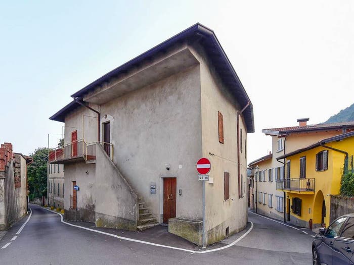 Casa con 6 locali in vendita in Via Dr Alessandro Magno Pizzagalli, Centro, Airuno
