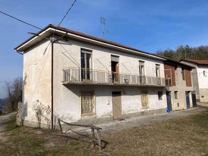 Casa quadrilocale in vendita in via Dietro Langhe, Cravanzana