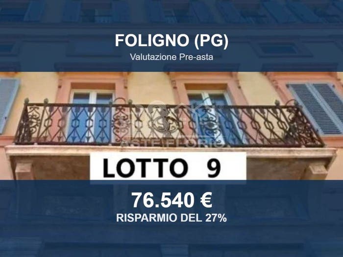 Appartamento trilocale in vendita in Via del Liceo, Centro Storico, Foligno