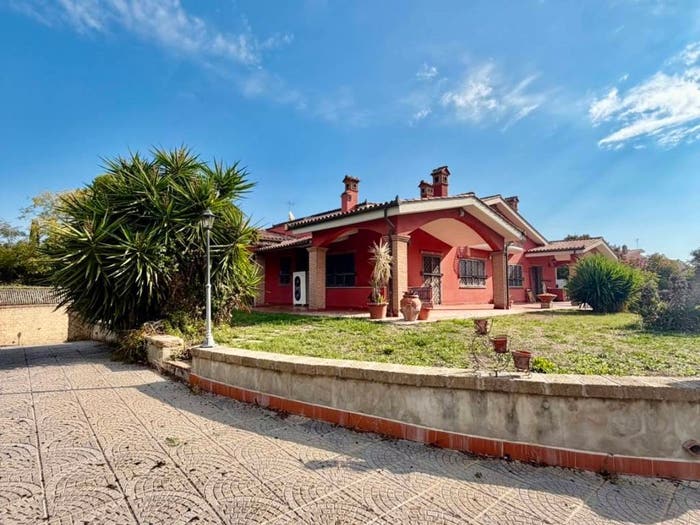 Casa con 6 locali in vendita in Via del Sasso, Centro, Cerveteri