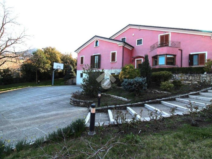 Casa con 6 locali in vendita in Strada Comunale Vazzieri, Ferrazzano