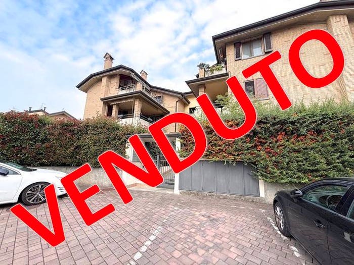 Appartamento trilocale in vendita in Via Renato Espedito Teruzzi, Bernate La Ca', Arcore