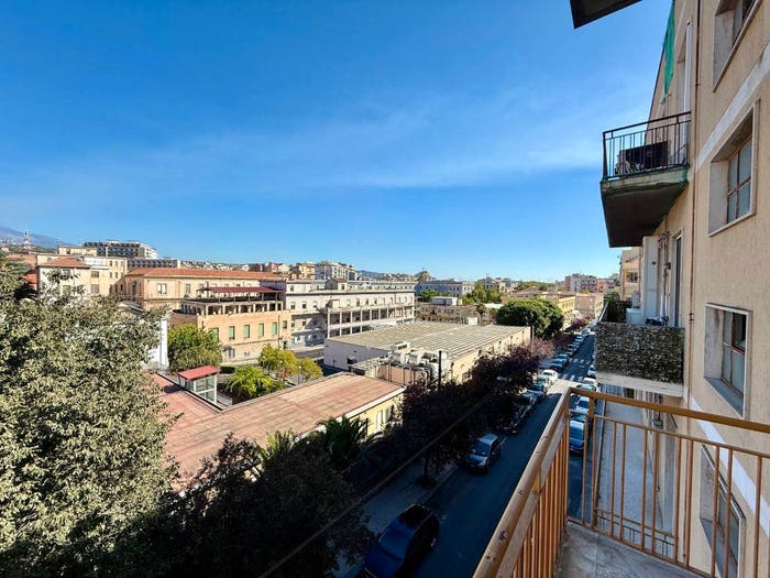 Appartamento con 5 locali in vendita in Via Mogadiscio, Villa Bellini Santa Maria di Gesù, Catania
