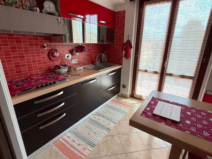 Appartamento con 6 locali in vendita in Neighbourhood Cervara Turano Quercia, Centro, Massa