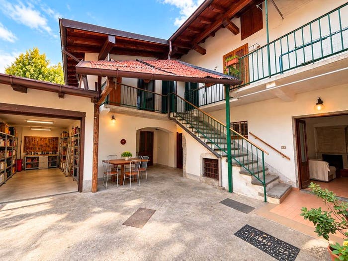 Casa con 5 locali in vendita in Piazza San Sebastiano, Coarezza, Somma Lombardo
