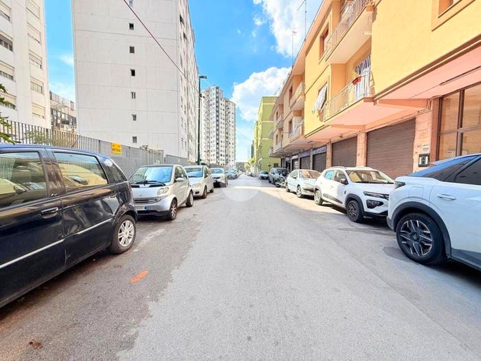 Appartamento trilocale in vendita in via Monfalcone, Poggioreale, Napoli