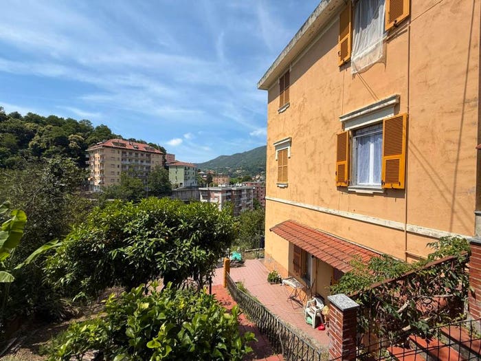 Appartamento trilocale in vendita in Salita Daniele Morchio, Rivarolo, Genova