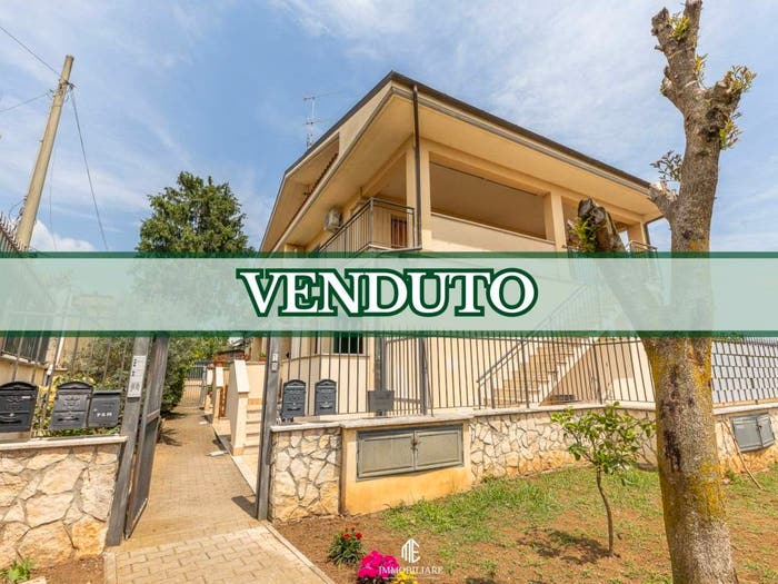 Appartamento trilocale in vendita in Via Pietro Nenni, Centro, Lariano