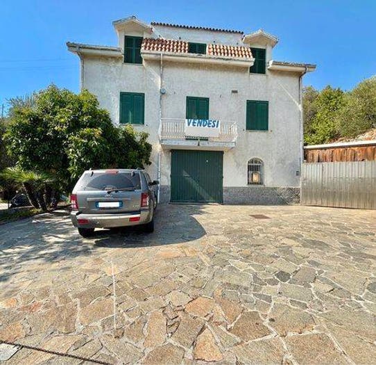 Casa quadrilocale in vendita in Strada Statale, Poggi, Imperia