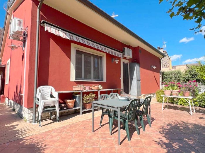 Casa con 6 locali in vendita in Via Cecoslovacchia, Bastia, Bastia Umbra