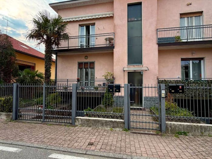 Appartamento trilocale in vendita in Via Federico Confalonieri, Cesano Maderno
