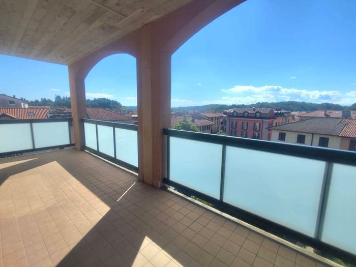 Appartamento bilocale in vendita in Via Giordano Bruno, Centro, Malnate